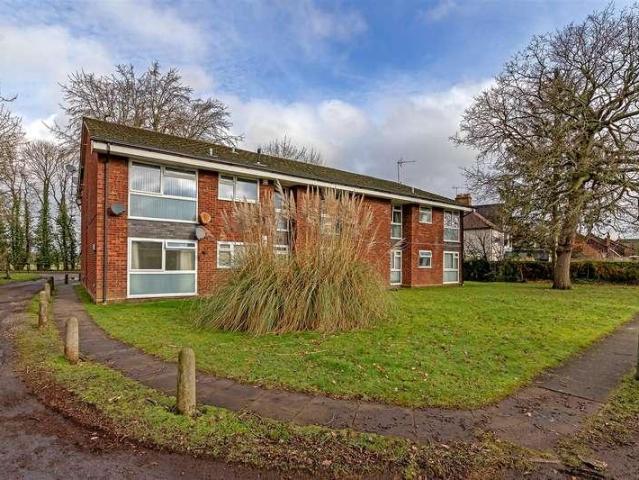 Flat for sale in St Albans, Five Acres