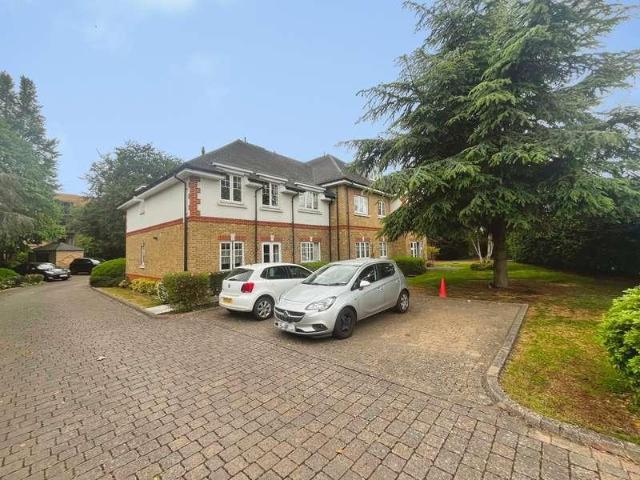 Flat for sale in Maidenhead