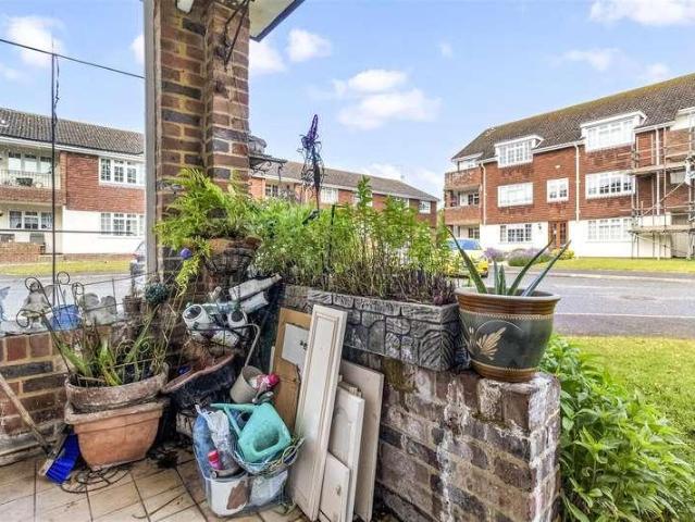 Flat for sale in Worthing, West Sussex