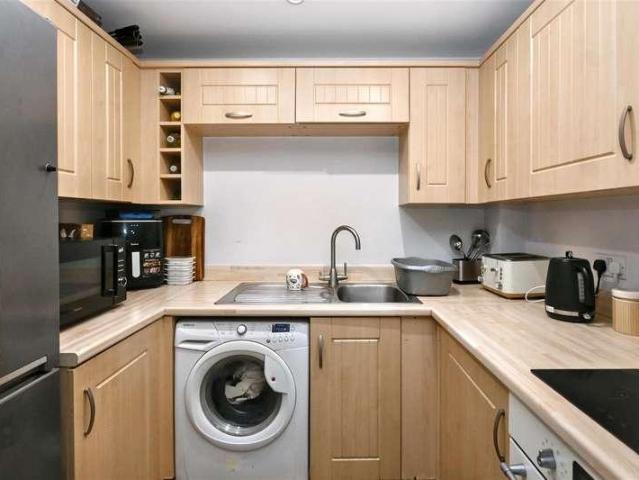 Flat for sale in St Anthony's Hill, Eastbourne