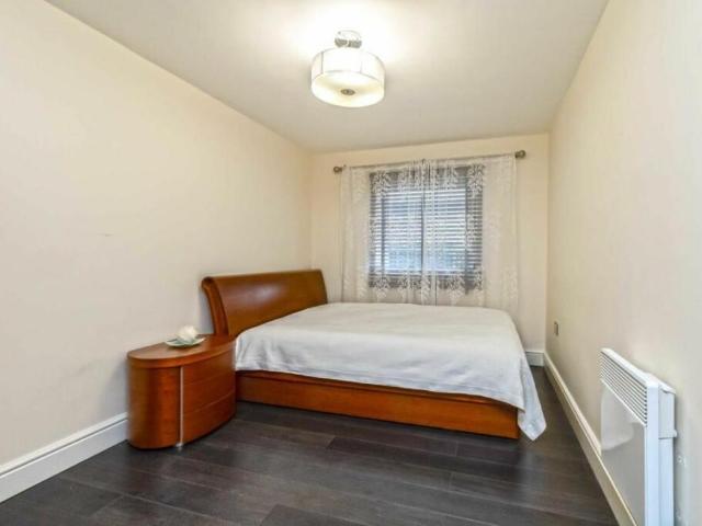 Flat for sale in London Borough of Hounslow, Greater London