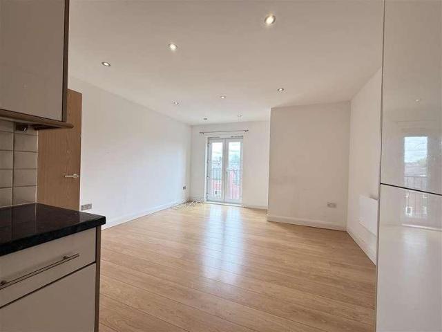 Flat for sale in Vinters Park, Midway