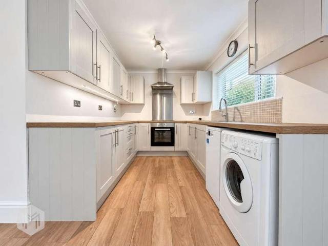 Flat for sale in Lee Bank, Greater Manchester