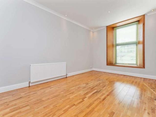 Flat for sale in Greenock West, Greenock