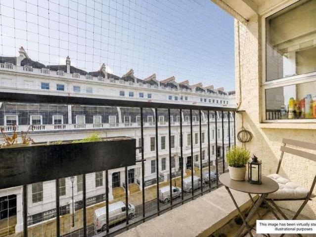 Flat for sale in Bayswater, Greater London
