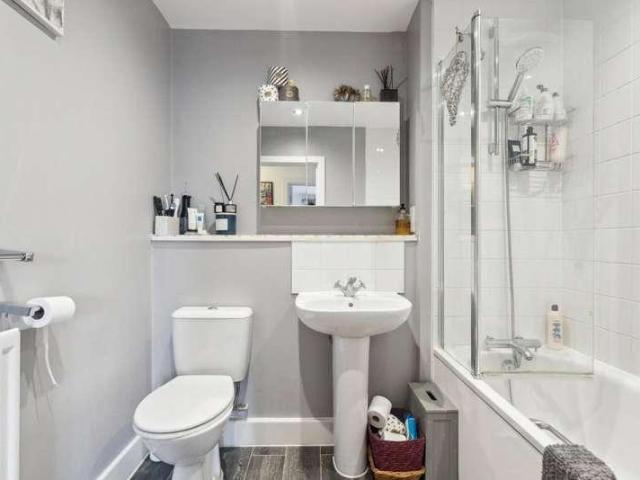 Flat for sale in Lunnon, Buckinghamshire