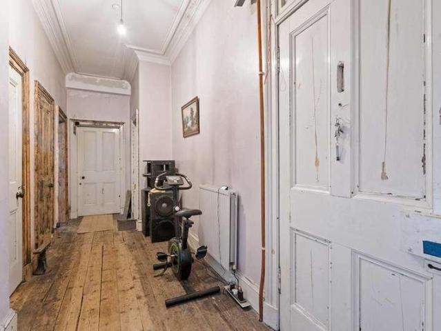 Flat for sale in Haymarket, Scotland