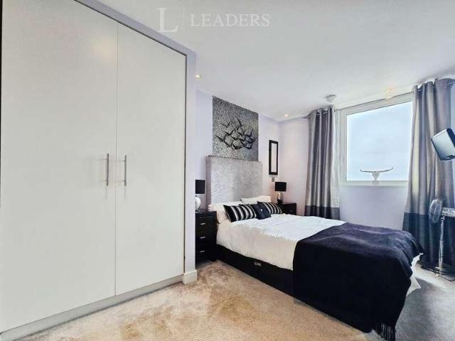 Flat for sale in Portsea, City Of Portsmouth