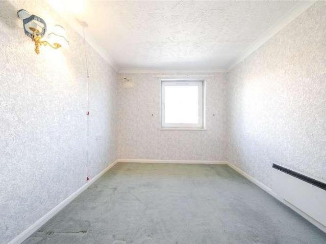 Flat for sale in Ruislip, London Borough of Hillingdon