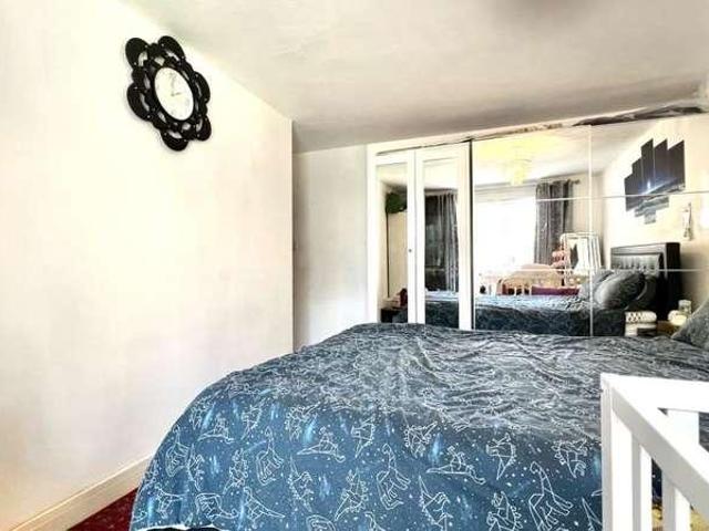 Flat for sale in London Borough of Hounslow, Spring Grove