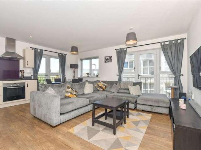 Flat for sale in Sherwood, Sandown Park