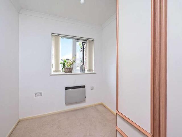 Flat for sale in Blackwater and Hawley, Hart
