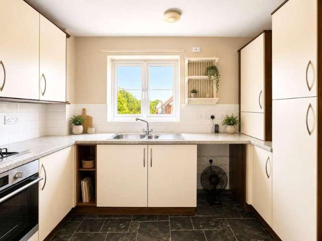 Flat for sale in Bolton Low Houses, Hampshire