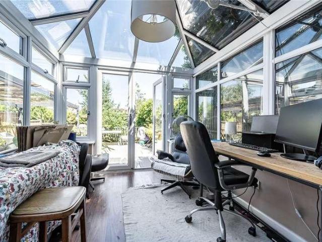 Flat for sale in Muswell Hill, Greater London