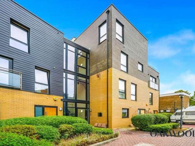 Flat for sale in Stoke Newington, Greater London