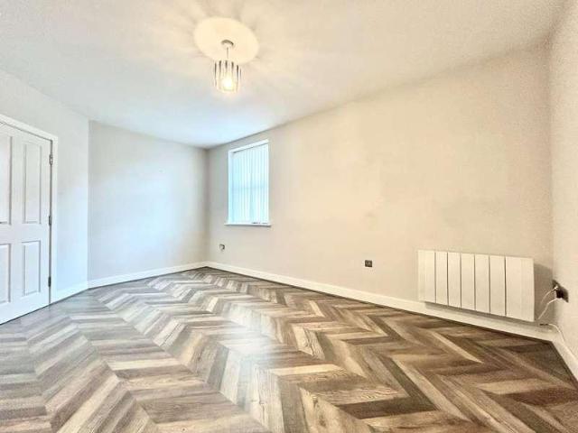 Flat for sale in Gornal Wood, Coseley