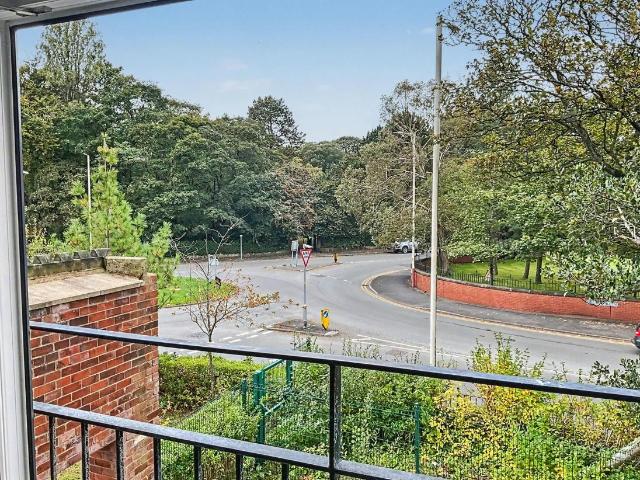 Flat for sale in Meols Cop, Southport