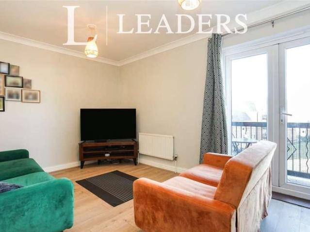 Flat for sale in Key Street, Suffolk