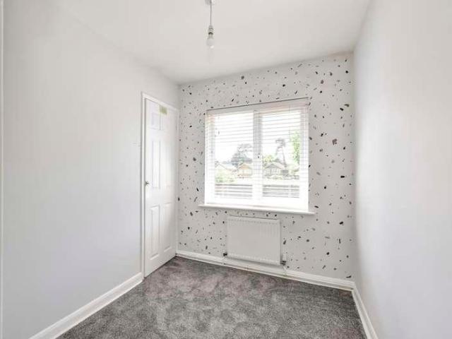 Flat for sale in North Watford, Hertfordshire