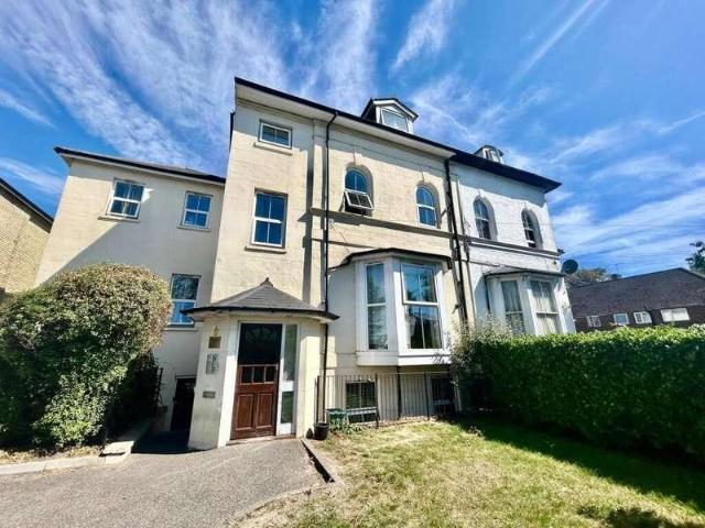 Flat for sale in Farnborough, Hampshire