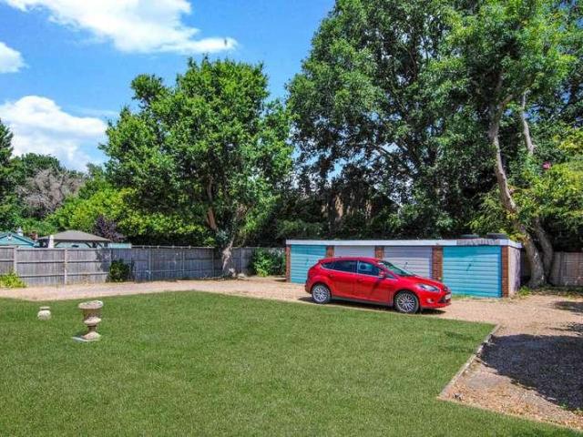 Flat for sale in North Bourne, Surrey Heath