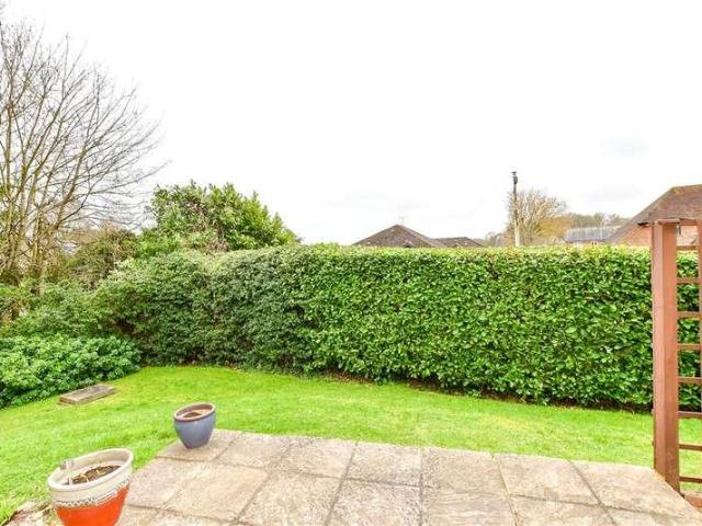 Flat for sale in Bolton Low Houses, Hampshire