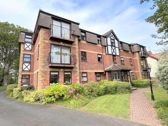 Flat for sale in Whitley Bay, North Tyneside