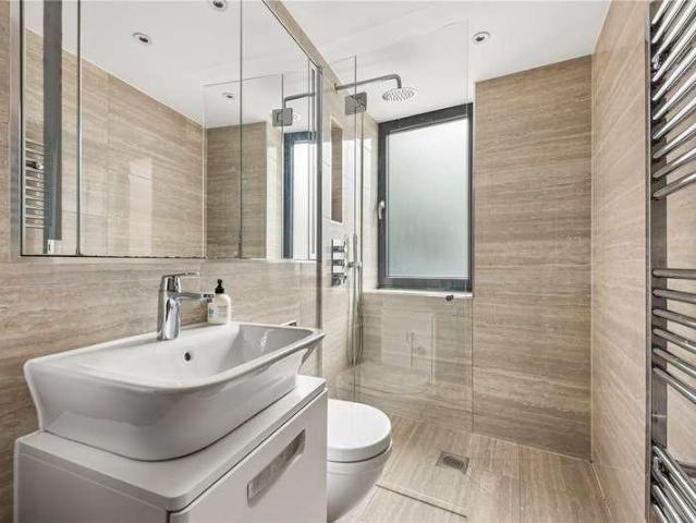 Flat for sale in Highbury, Greater London