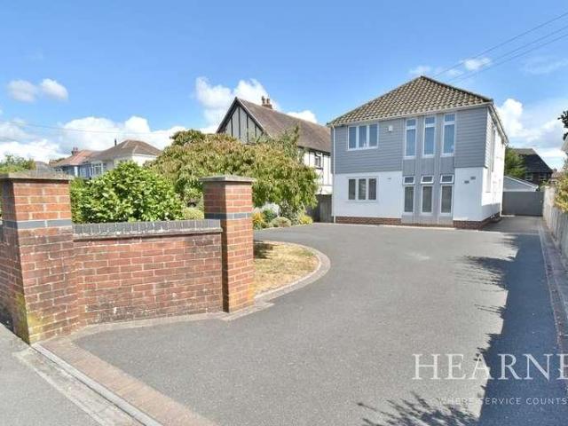 Flat for sale in Ferndown, East Dorset