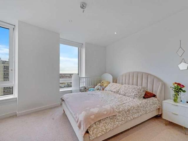 Flat for sale in Barking