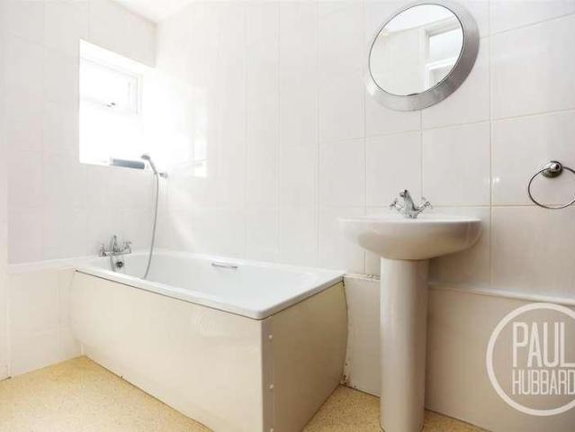 Flat for sale in Eastbridge, Suffolk