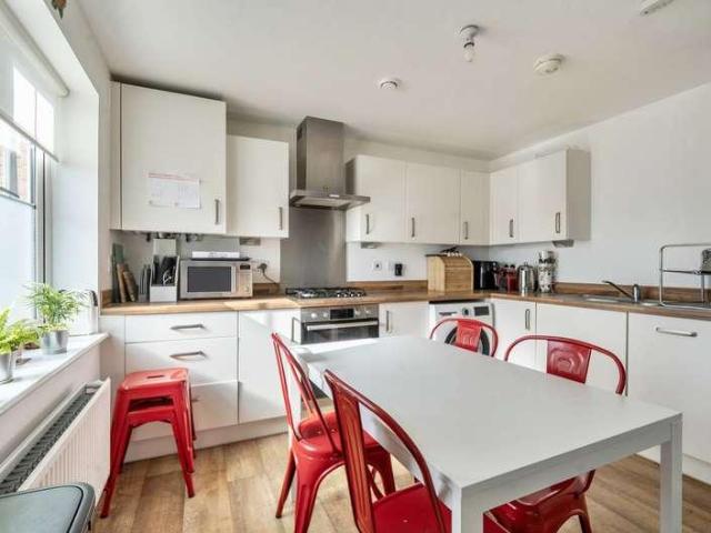 Flat for sale in Berryfield, Buckinghamshire