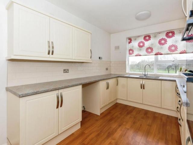 Flat for sale in Solihull, Ulverley Green