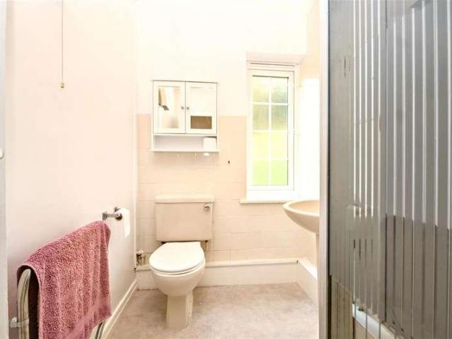 Flat for sale in Willingdon, Cross In Hand