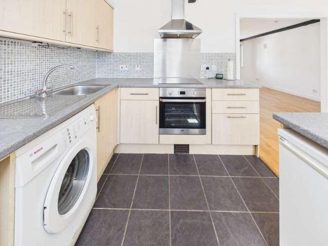 Flat for sale in King's Walden, Hertfordshire