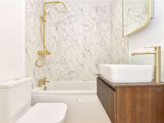Flat for sale in St. Dunstan's, The Bridge