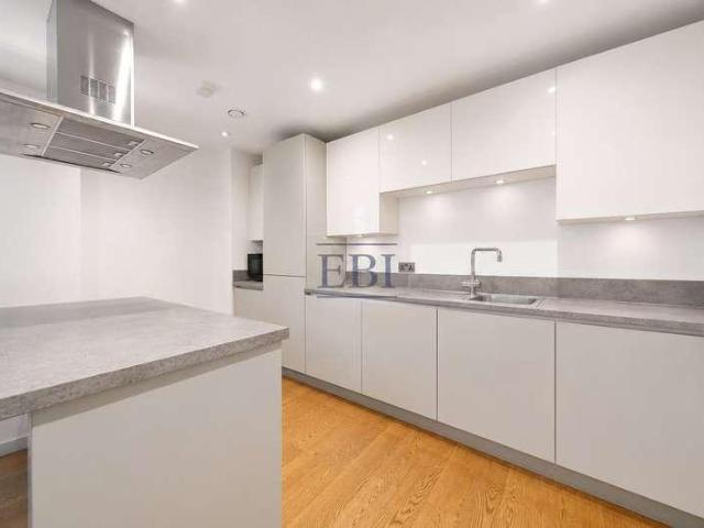 Flat for sale in Greenwich Town Centre, Greater London