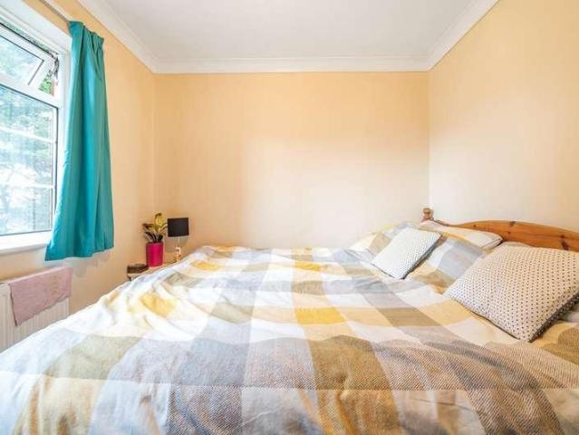 Flat for sale in Ruislip, London Borough of Hillingdon