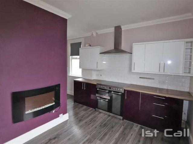 Flat for sale in Alton Barnes, Essex