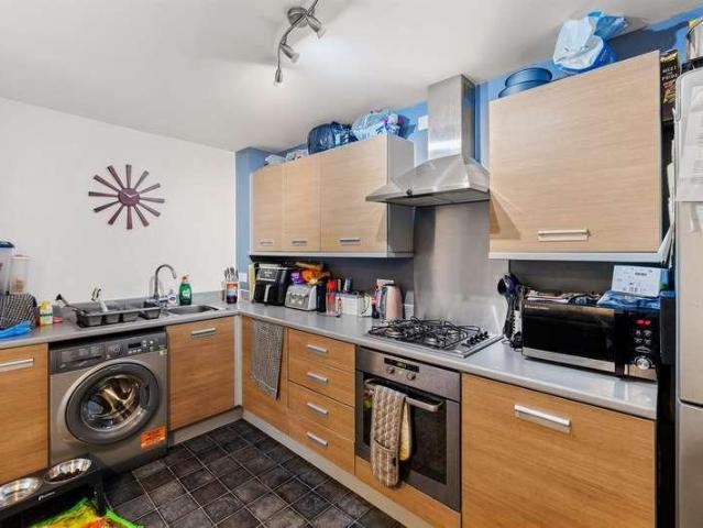 Flat for sale in Horsham, West Sussex