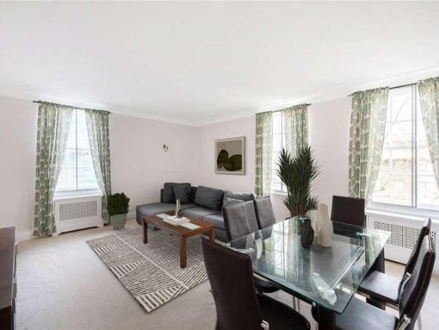 Flat for sale in St. John's Wood, Greater London