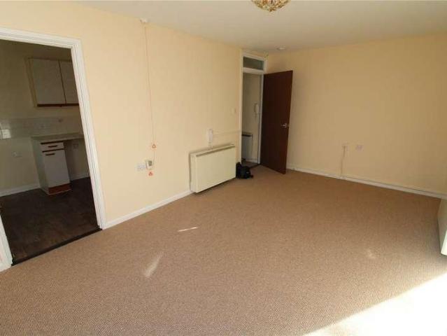 Flat for sale in Old Town, Swindon