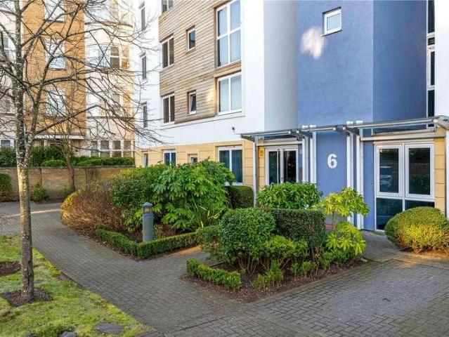 Flat for sale in Beckenham, Eden Park