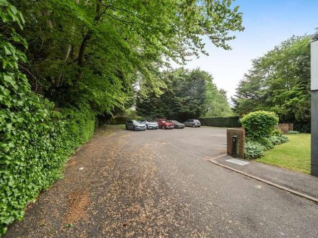 Flat for sale in The Slade, Oxfordshire