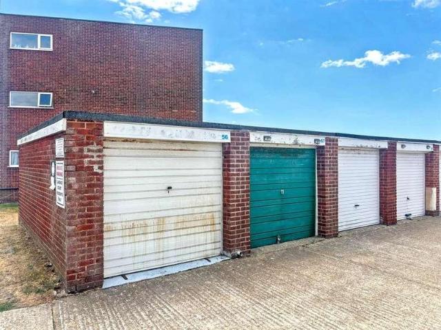 Flat for sale in Cross In Hand, East Sussex