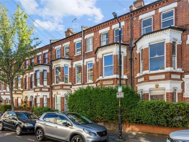 Flat for sale in Camberwell, Greater London