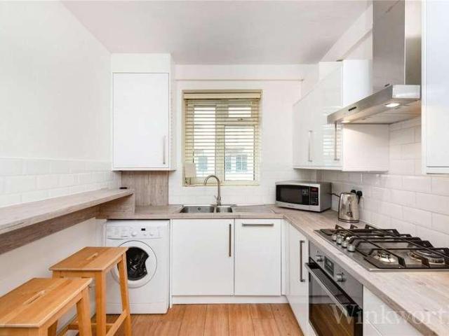 Flat for sale in London Borough of Lewisham, Greater London