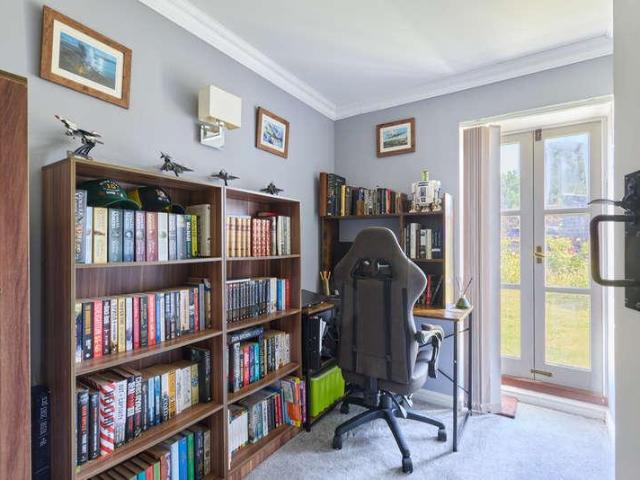 Flat for sale in Chedburgh, Suffolk