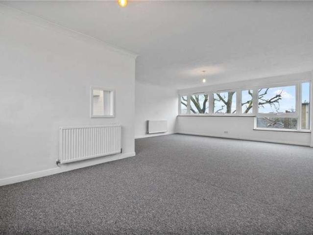 Flat for sale in East Dulwich, Greater London