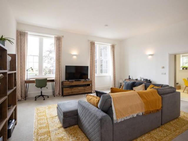 Flat for sale in Berrick Salome, Oxfordshire